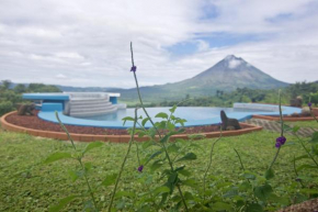 Serenity House. Gorgeous Private home with Pool & Volcano view!!